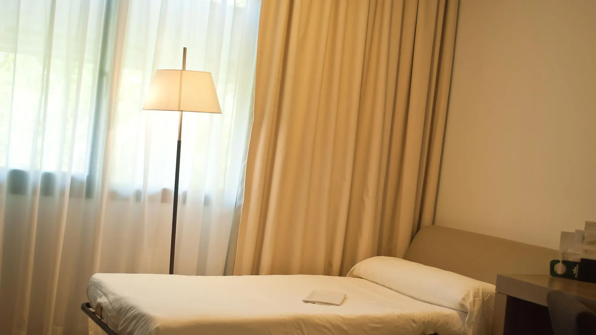 Parador De Antequera 4*,